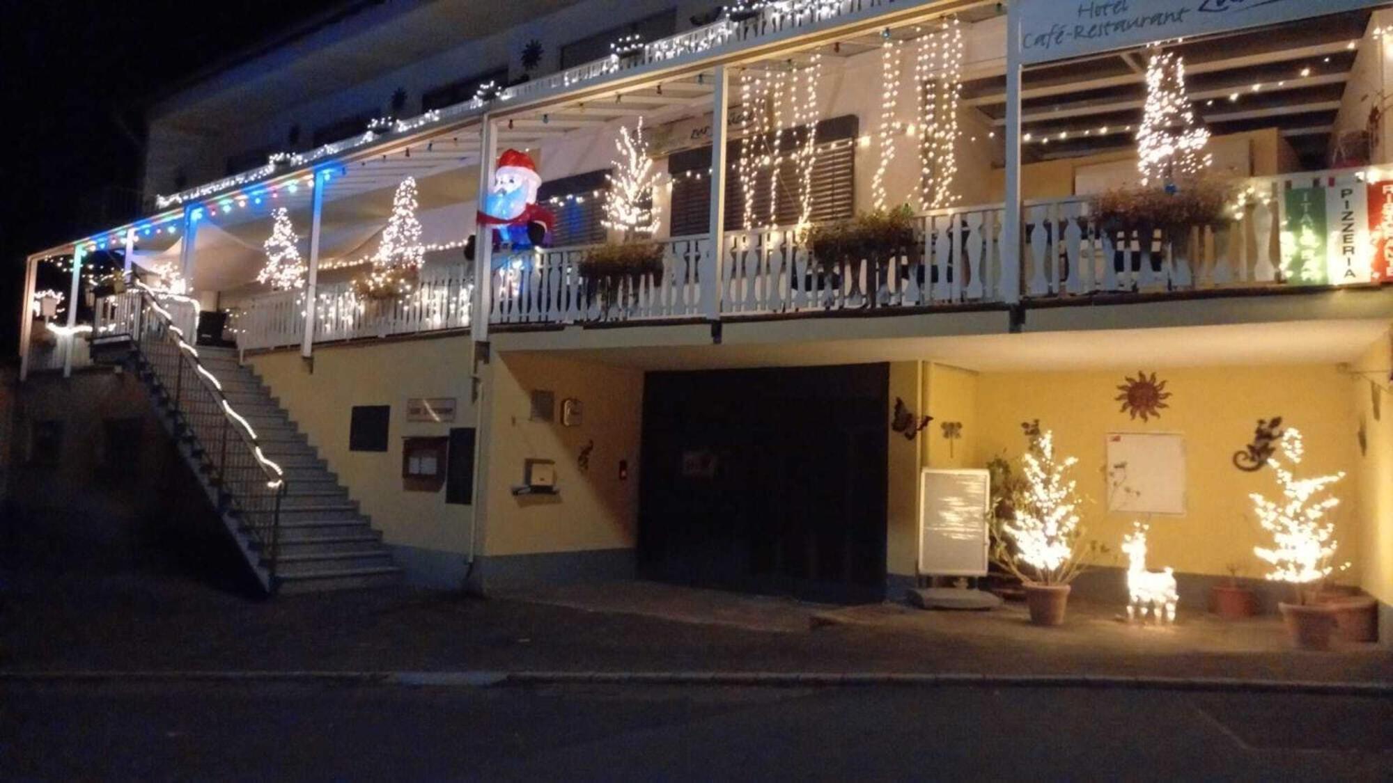 Hotel Zur Mosel Minheim Bagian luar foto