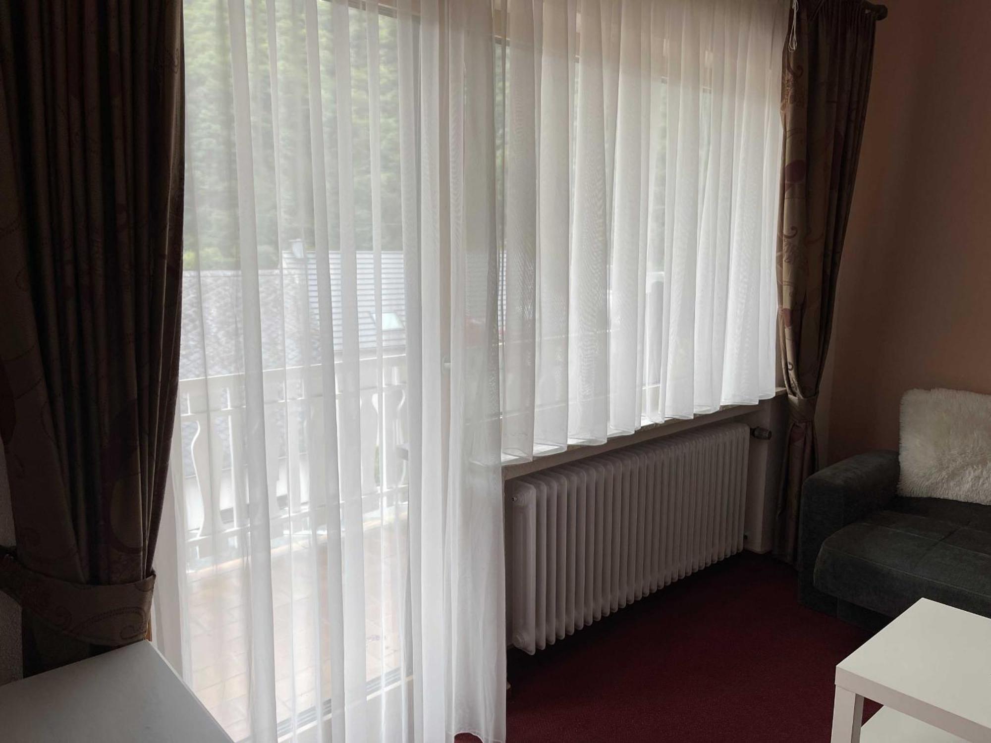 Hotel Zur Mosel Minheim Bagian luar foto