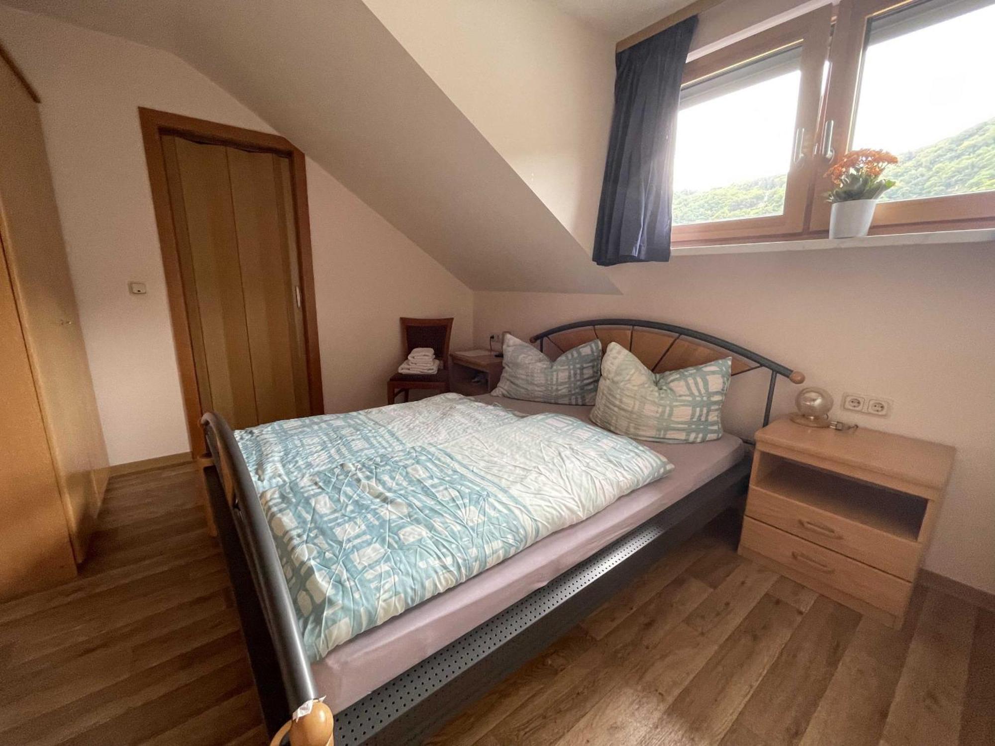 Hotel Zur Mosel Minheim Bagian luar foto