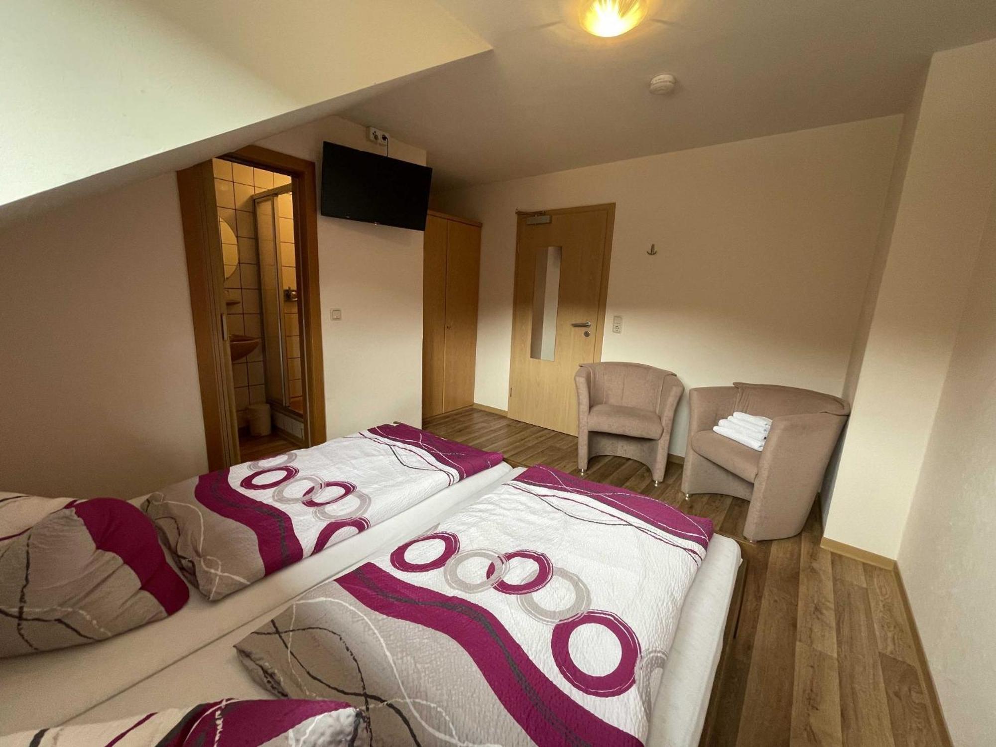 Hotel Zur Mosel Minheim Bagian luar foto