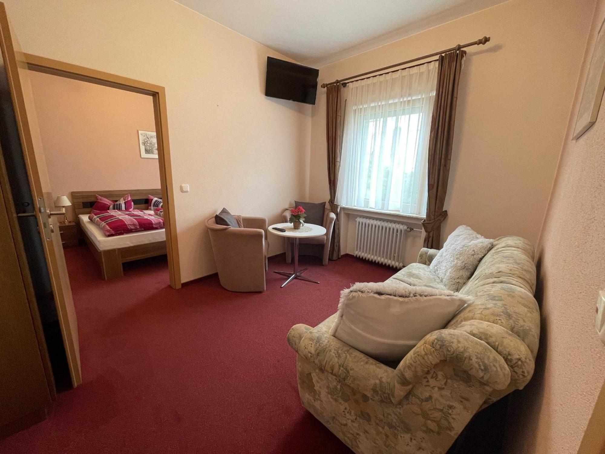 Hotel Zur Mosel Minheim Bagian luar foto